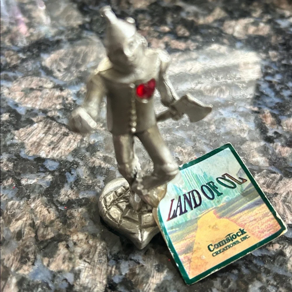 DOROTHY  INSPIRED RED MINI GLITTER SHOES & TIN MAN FIGURINE